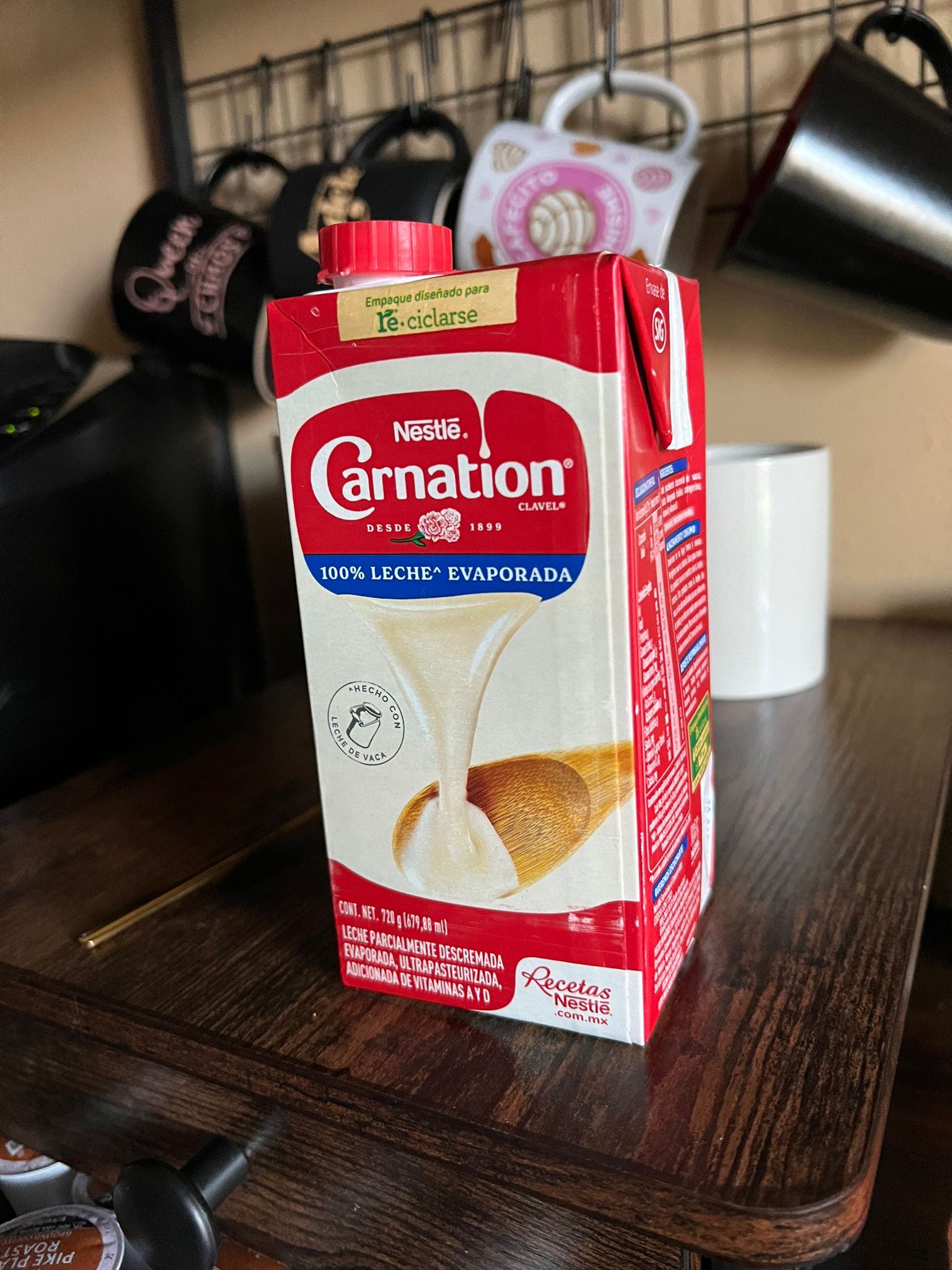 Leche evaporada Carnation Clavel Nestlé